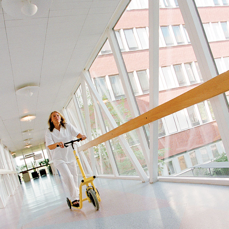 monark-square-schwester